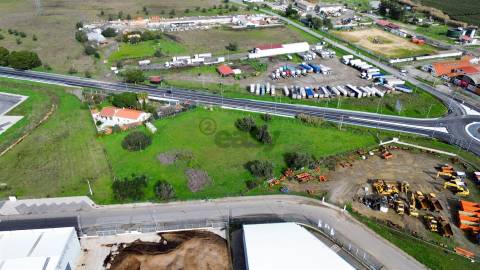 Terreno rústico com 5.980 m² junto ao Parque de Empresas de Ferreira do Alentejo