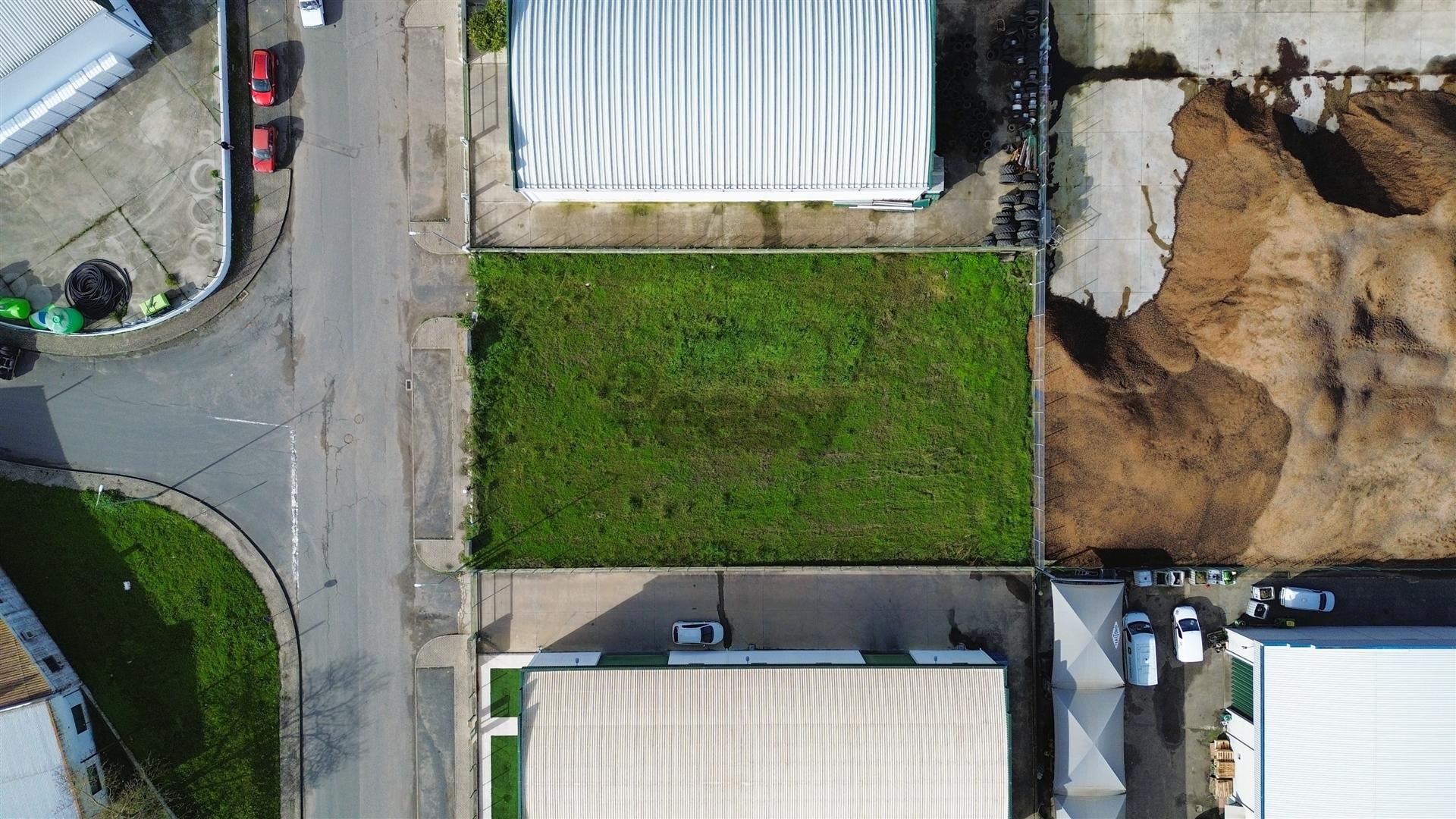 Terreno urbano com 1115 m2 situado no Parque de Empresas em Ferreira do Alentejo