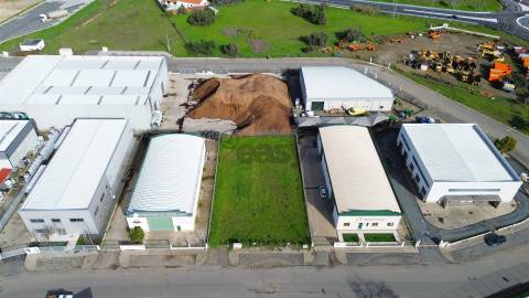 Terreno urbano com 1115 m2 situado no Parque de Empresas em Ferreira do Alentejo