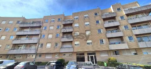 T1 em Vila Nova de Gaia com parqueamento e varanda