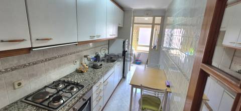 T1 em Vila Nova de Gaia com parqueamento e varanda