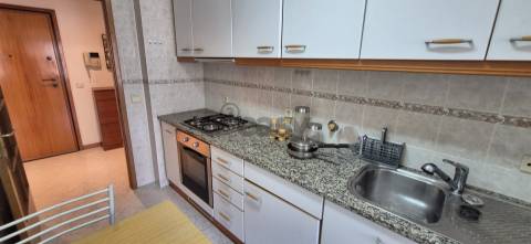 T1 em Vila Nova de Gaia com parqueamento e varanda