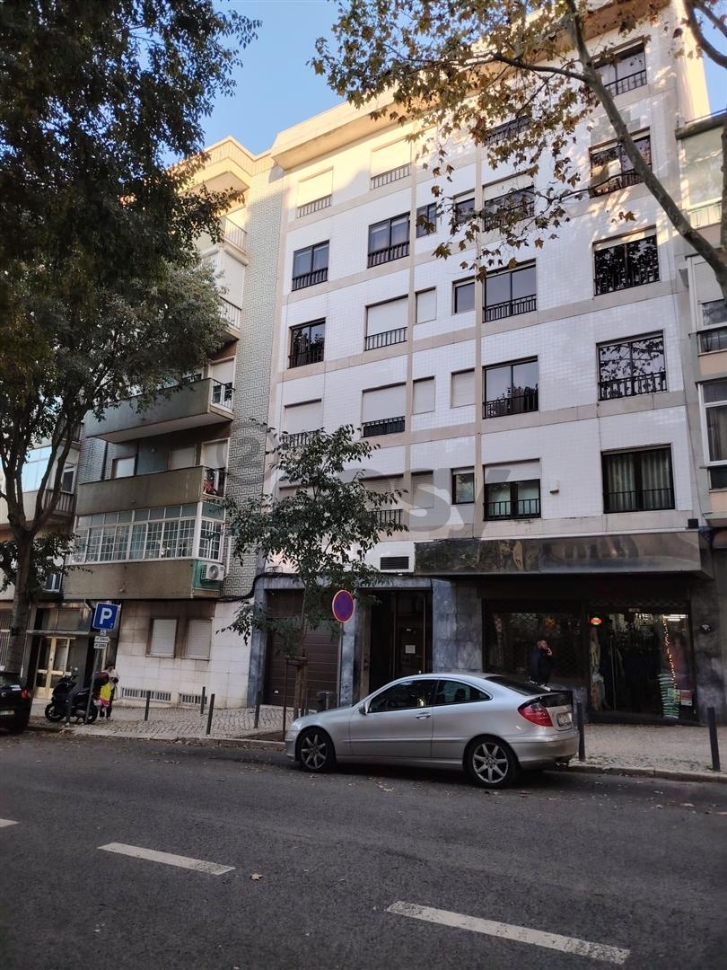 T4 totalmente remodelado em Benfica