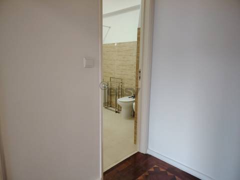 T4 totalmente remodelado em Benfica