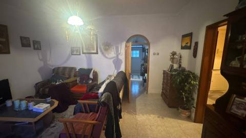 Moradia T3, usada com Quintal em Castro Verde