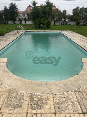 Moradia T3 +2 com piscina