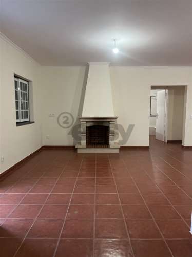 Moradia T3 +2 com piscina