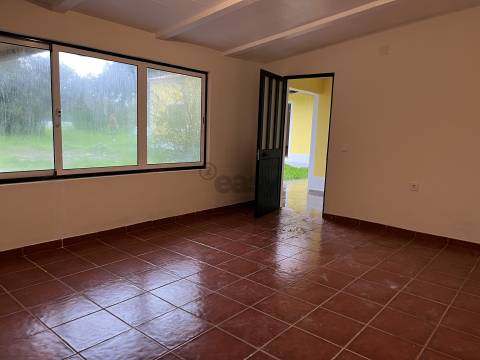 Moradia T3 +2 com piscina