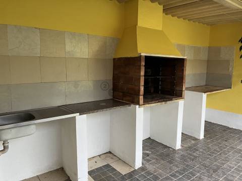 Moradia T3 +2 com piscina