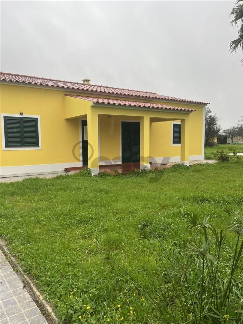 Moradia T3 +2 com piscina