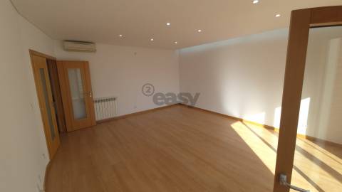 T3 nas Colinas Cruzeiro com 4 parqueamentos