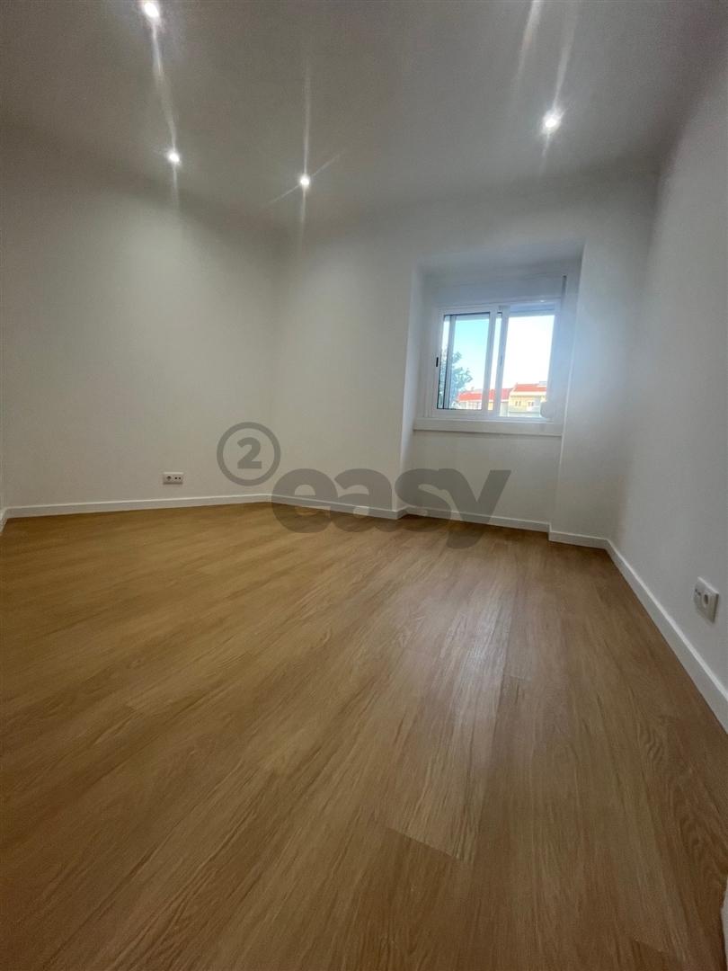 Oportunidade! T2 Amadora Oferta da Escritura