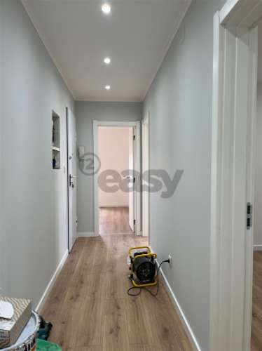 Remodelado Junto às Portas Benfica Oferta da Escritura