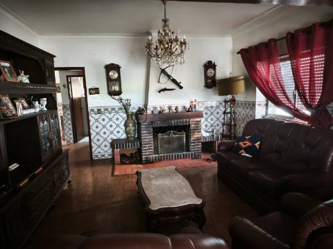 Moradia Terrea isolada T4