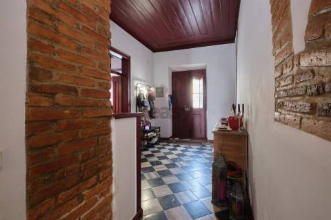 Casa Senhorial c/ 10 divisões remodelada em Rua Emblemática de Castro Verde