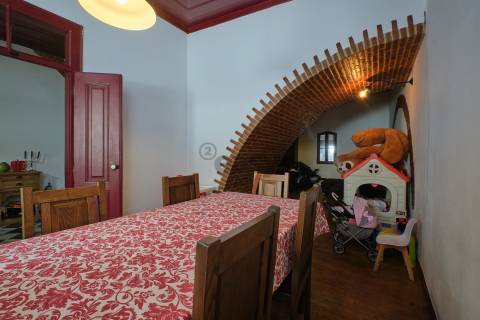 Casa Senhorial c/ 10 divisões remodelada em Rua Emblemática de Castro Verde