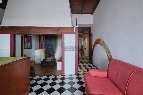 Casa Senhorial c/ 10 divisões remodelada em Rua Emblemática de Castro Verde