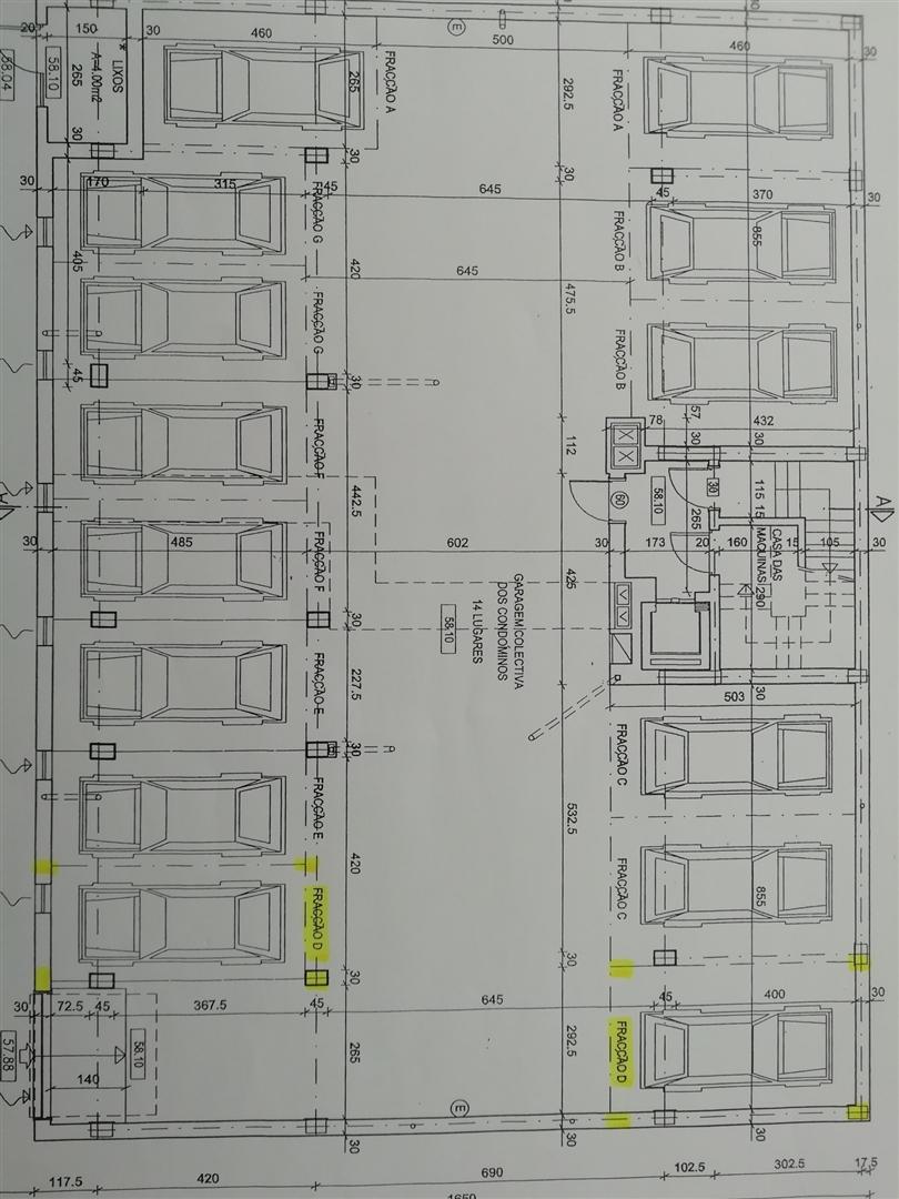 Apartamento T3 em Queijas com 2 Parqueamentos e Arrecadação