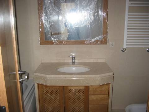 Apartamento T3 em Queijas com 2 Parqueamentos e Arrecadação