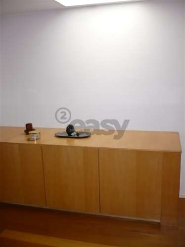 MORADIA EM BANDA T4 COM JARDIM