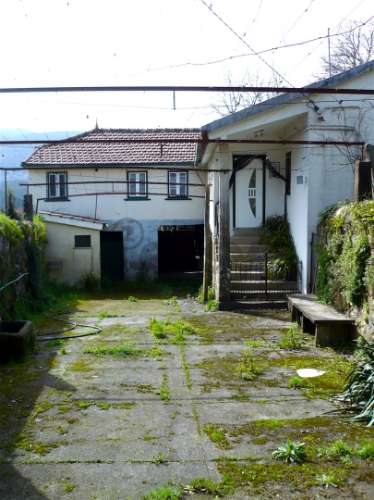 Quinta Minhota em Covas: Pedra, Água de Mina e Vistas Infinitas