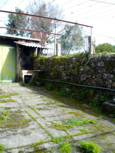 Quinta Minhota em Covas: Pedra, Água de Mina e Vistas Infinitas