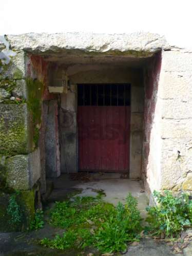 Quinta Minhota em Covas: Pedra, Água de Mina e Vistas Infinitas