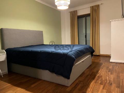 Apartamento 3 quartos e parqueamento