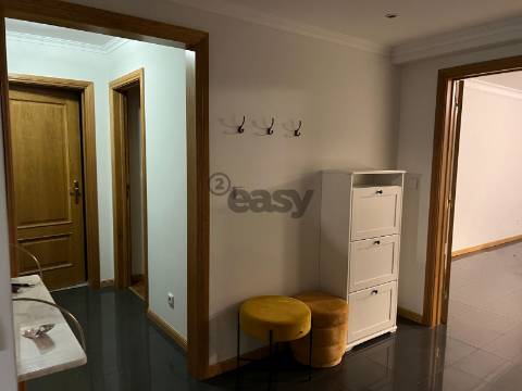 Apartamento 3 quartos e parqueamento