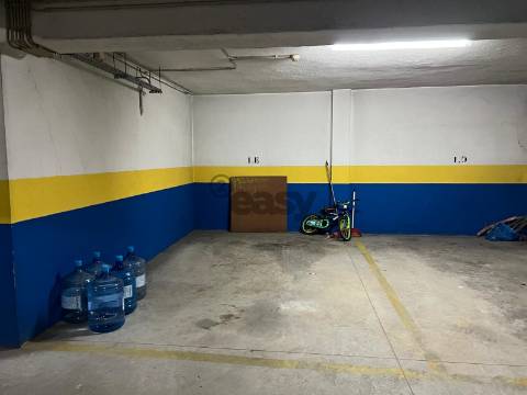 Apartamento 3 quartos e parqueamento