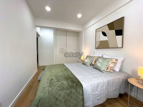 T3 Totalmente Remodelado com Varanda e Suite – Pronto a Habitar