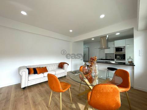 T3 Totalmente Remodelado com Varanda e Suite – Pronto a Habitar