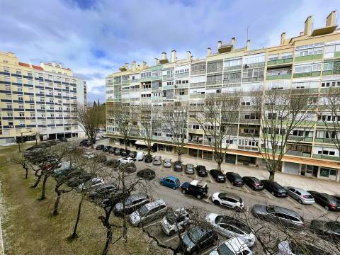 T3 Totalmente Remodelado com Varanda e Suite – Pronto a Habitar