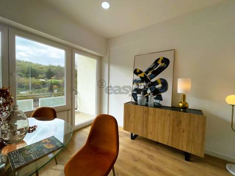 T3 Totalmente Remodelado com Varanda e Suite – Pronto a Habitar