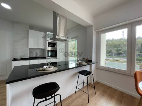 T3 Totalmente Remodelado com Varanda e Suite – Pronto a Habitar