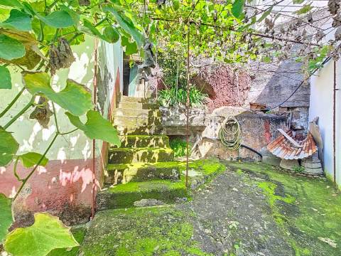 Moradia para Restaurar T1 Venda em Santa Cruz,Santa Cruz