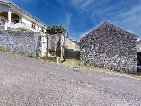 Moradia Devoluta T3 Venda em Arco da Calheta,Calheta (Madeira)