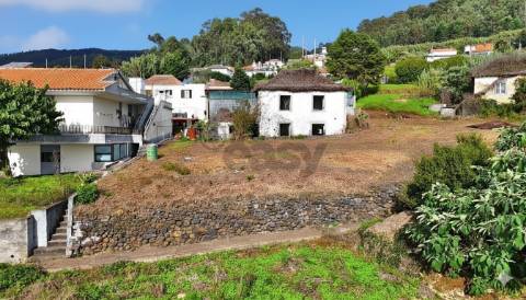 Moradia Devoluta T3 Venda em Arco da Calheta,Calheta (Madeira)