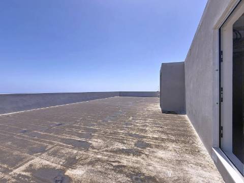 Moradia Minimalista de Luxo com Vista Panorâmica – Calheta