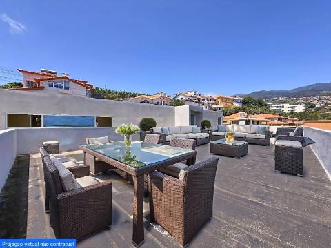 Moradia Minimalista de Luxo com Vista Panorâmica – Calheta