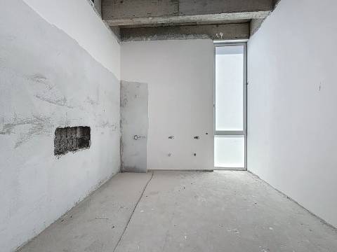 Moradia Minimalista de Luxo com Vista Panorâmica – Calheta