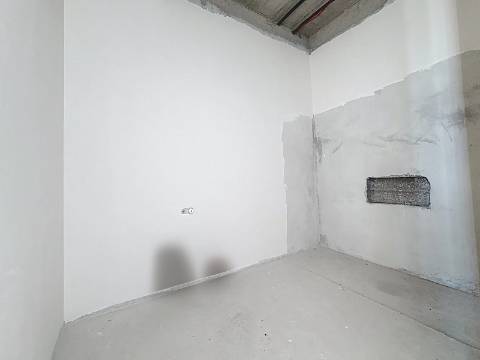 Moradia Minimalista de Luxo com Vista Panorâmica – Calheta