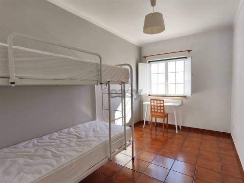 Apartamento T2 Mobilado com Logradouro Privativo em Ermidas Sado