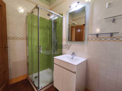 Apartamento T2 Mobilado com Logradouro Privativo em Ermidas Sado