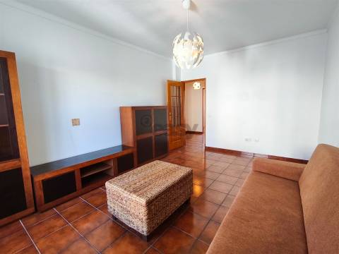 Apartamento T2 Mobilado com Logradouro Privativo em Ermidas Sado