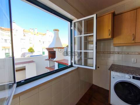 Apartamento T2 Mobilado com Logradouro Privativo em Ermidas Sado