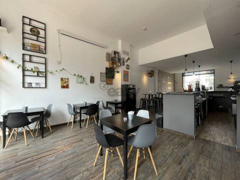 Snack Bar para trespasse na Urbanização Vila chã