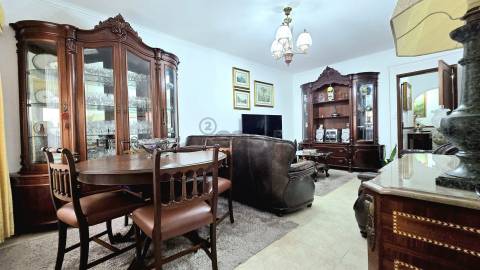 Apartamento T3 em Estoril