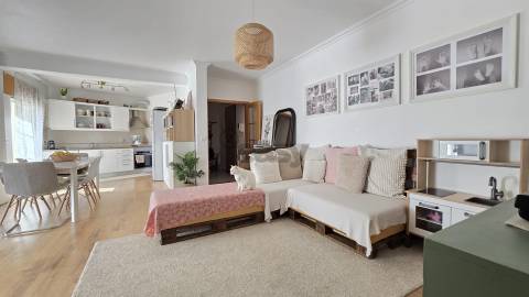 Apartamento T2 em Azueira