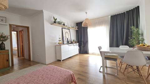 Apartamento T2 em Azueira